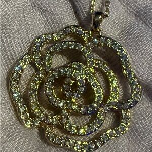 NWOT Kate Spade Peony Goldtone and Shiny Stones OOP necklace